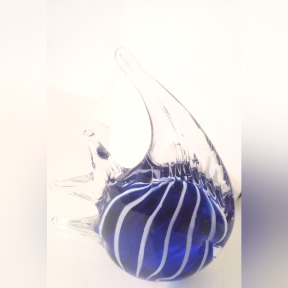 Art Glass Angel Fish Paper Weight Figurine Vintage Cobalt Blue w White Stripes - Picture 3 of 5